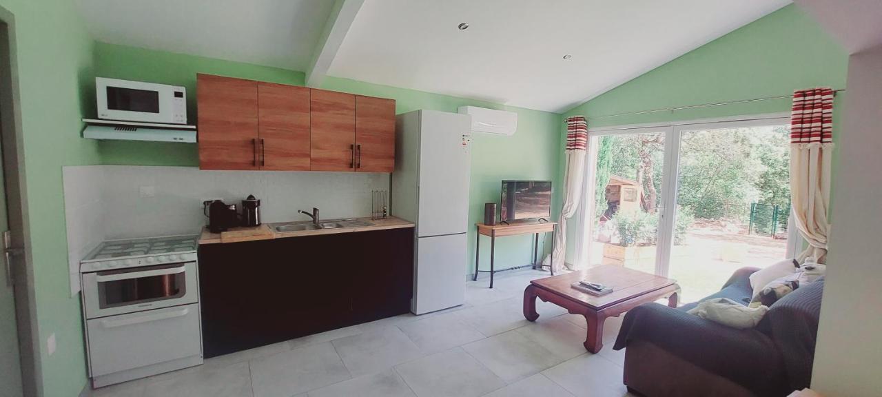 Ferienwohnung Location A La Semaine Néoules Exterior foto